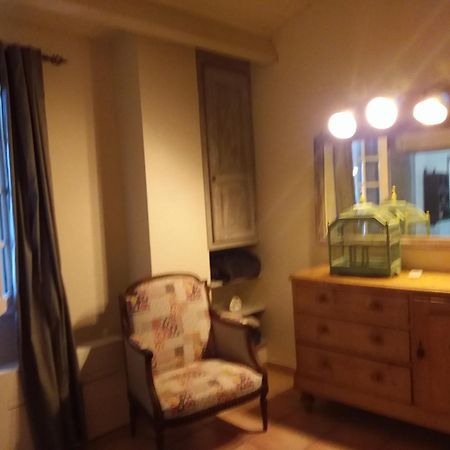 Chambre Pour 2 Personnes Avec Salle De Bain Privee Tourves エクステリア 写真