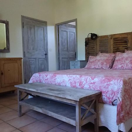 Chambre Pour 2 Personnes Avec Salle De Bain Privee Tourves エクステリア 写真