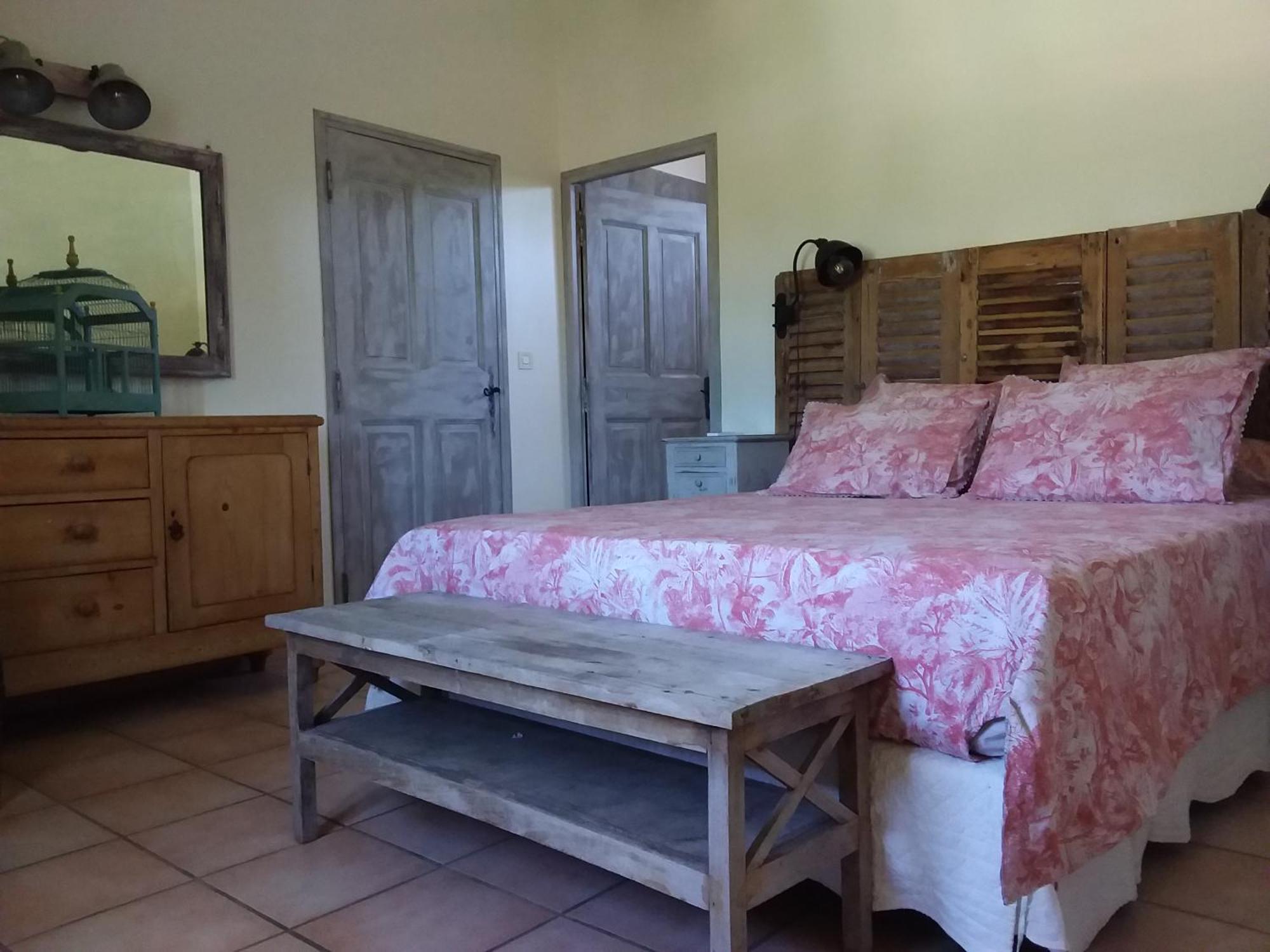 Chambre Pour 2 Personnes Avec Salle De Bain Privee Tourves エクステリア 写真