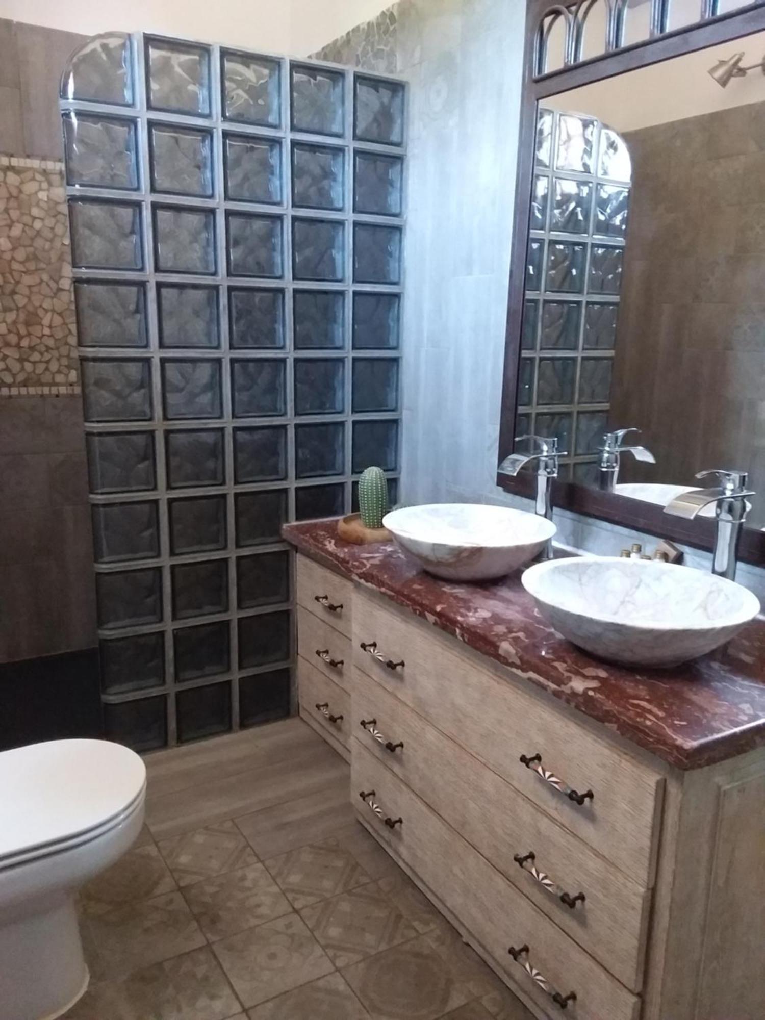 Chambre Pour 2 Personnes Avec Salle De Bain Privee Tourves エクステリア 写真